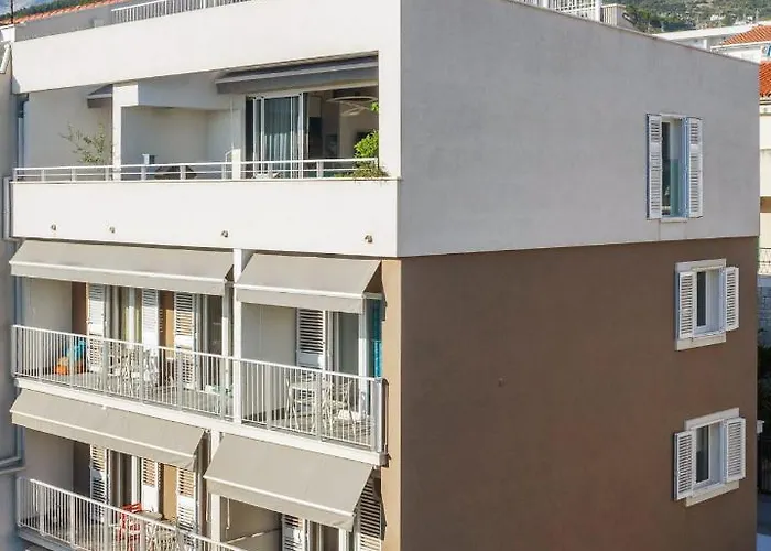 House Filipovic 아파트 *